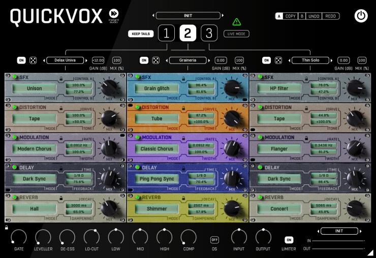 Interface du plugin vocal QuickVox avec plusieurs racks d'effets visibles, montrant des contrôles pour Distortion, Modulation, Delay et Reverb.